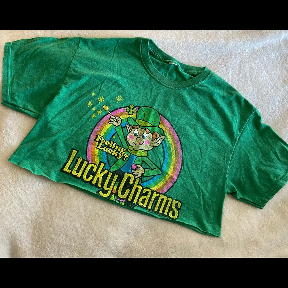 Lucky charms graphic cropped tee